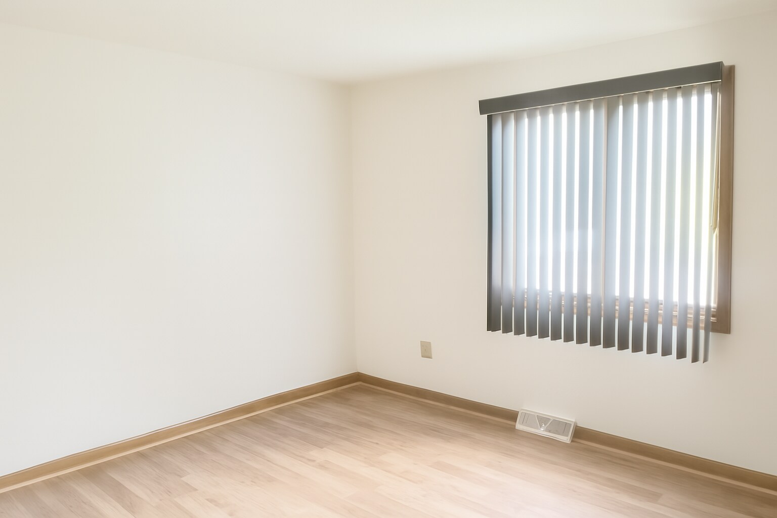 Building Photo - 2735 Alder Creek Dr N