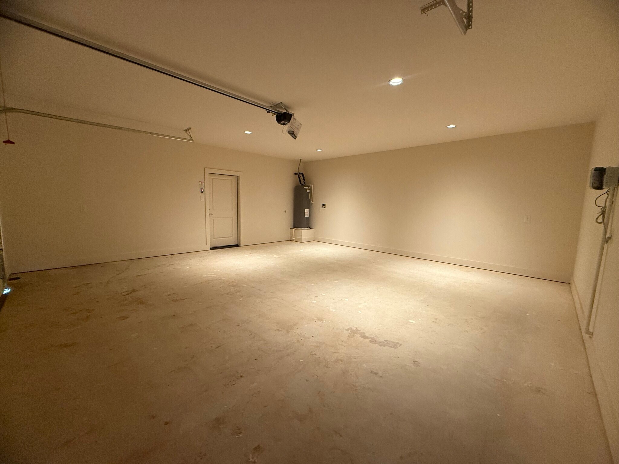 Building Photo - 207 Railroad Ave