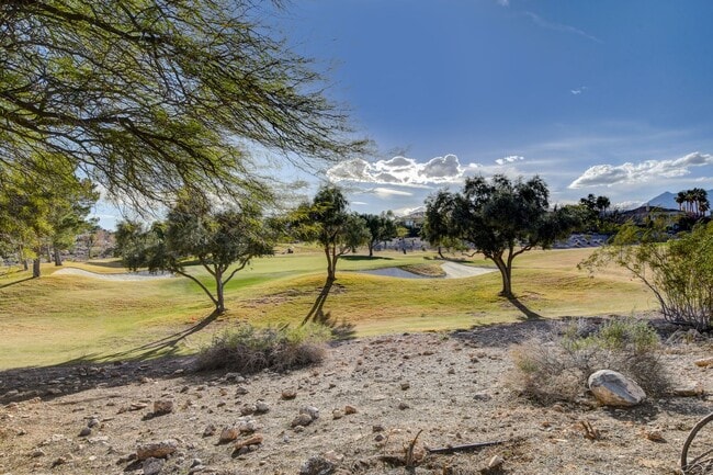 Building Photo - COMING SOON!! $1000 off 1st months Rent Guard-Gated Golf Course Living on the 14th Green!