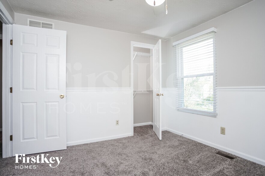 Building Photo - 6806 Spring Arbor Dr