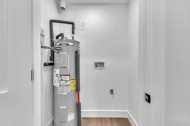 Building Photo - 74 Broadway