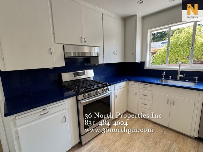 Building Photo - Hatton Fields Retreat with Guest Suite and...