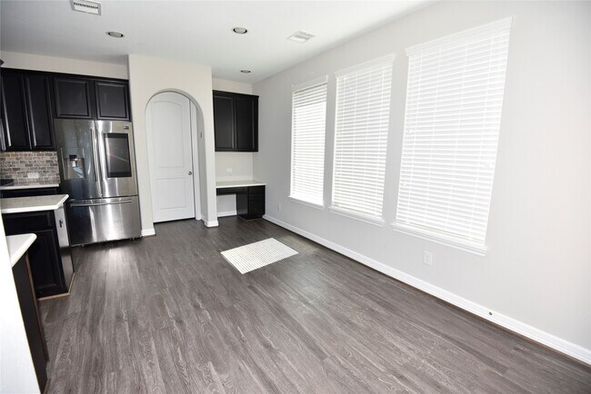 Building Photo - 14615 Birchwood Falls Trail