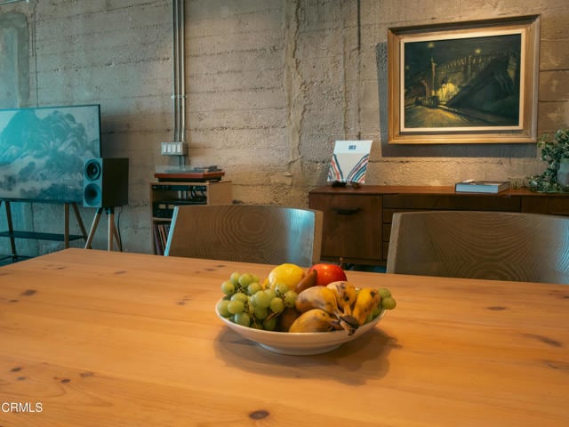 Building Photo - 530 S Hewitt St