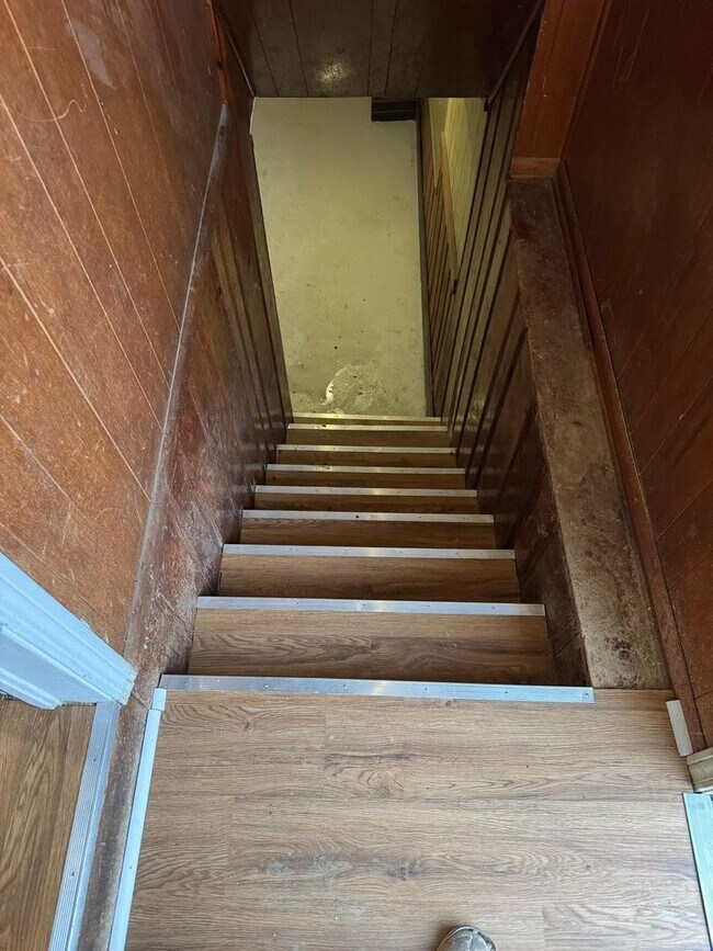 Building Photo - Newly renovated Tulip street