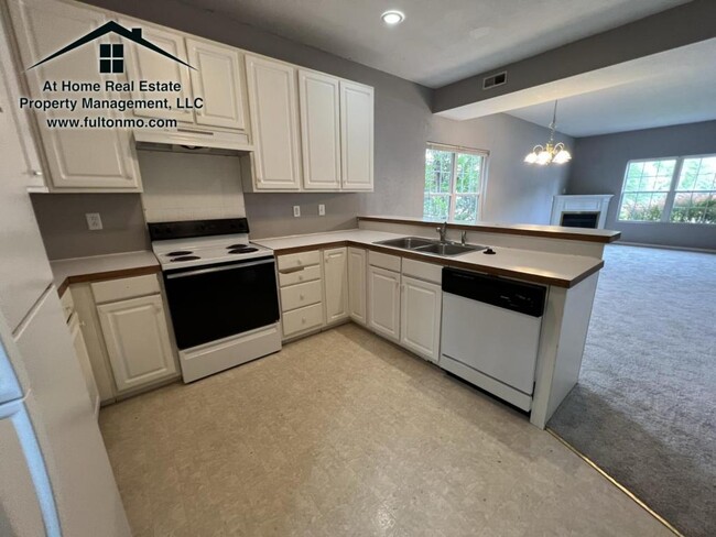 Building Photo - 1012 Boulder Court