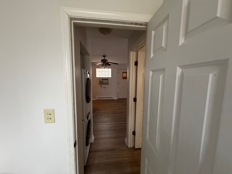 Bath with in-unit washer/dryer - 17828 Park Ave