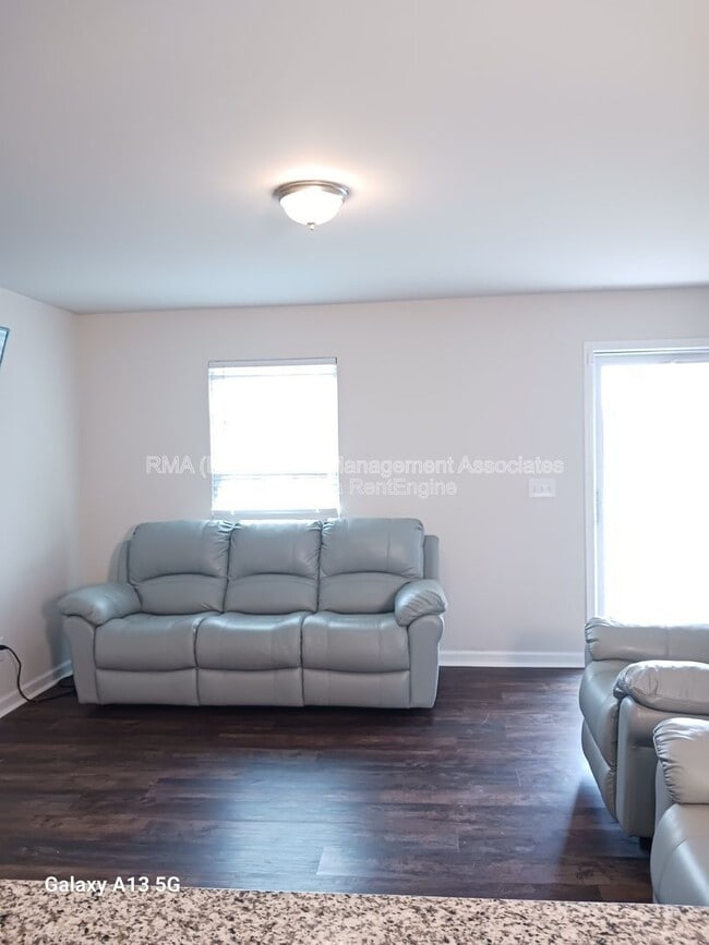 Building Photo - 141 Catalpa Rd