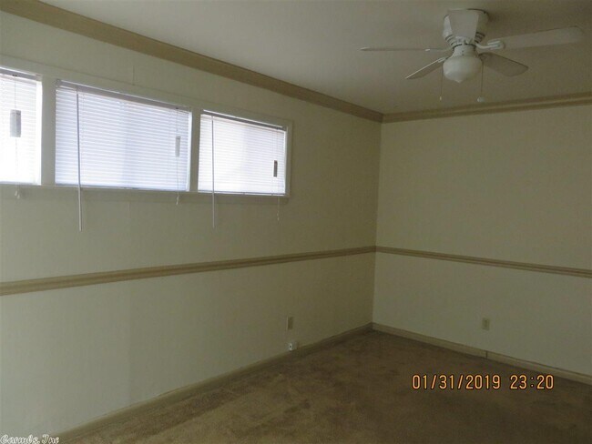 Building Photo - 200 N Fillmore St