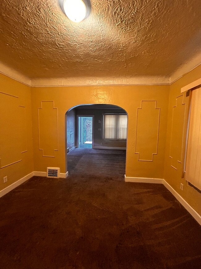 Building Photo - 3-bedroom located on Detroit's East side!