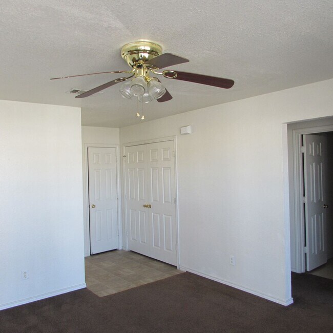 Building Photo - 3308 Hereford Ln