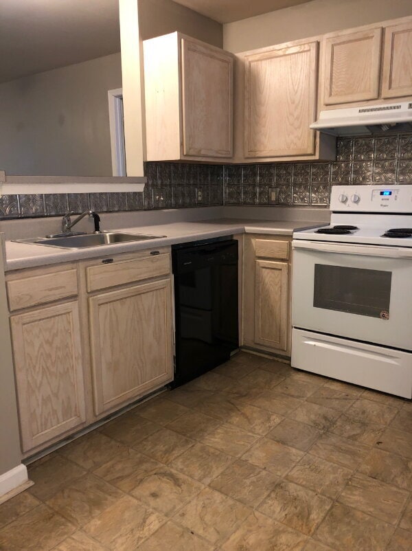 Building Photo - Student Housing