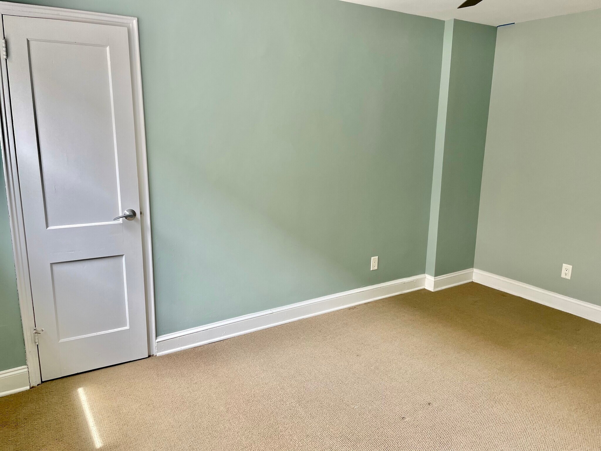 Building Photo - 2339 40th Pl NW