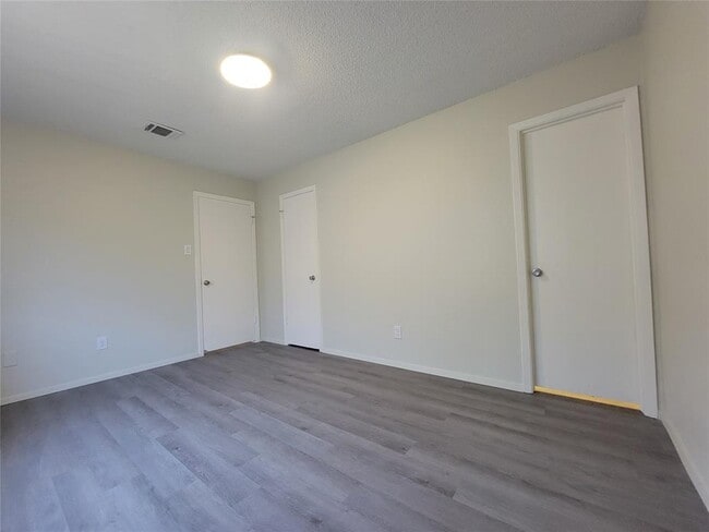 Building Photo - 12303 Alderbrook Dr