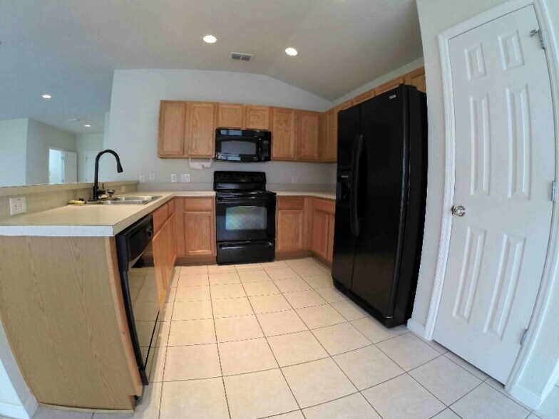 Building Photo - 5525 SW 40th St