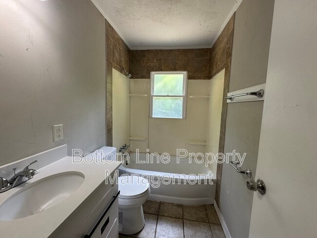 Building Photo - 4453 Oakmont Cir