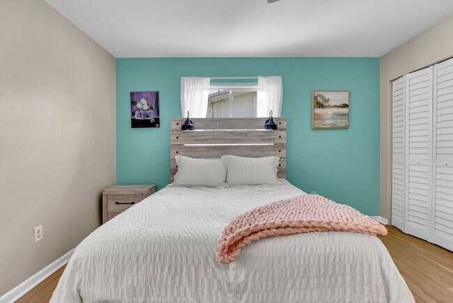 Building Photo - 897 Imperial Dr