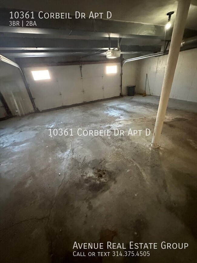 Building Photo - Spacious 3-Bedroom Apartment with Garage &...