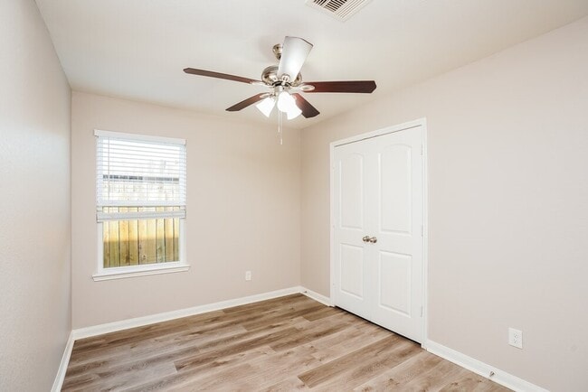 Building Photo - 27049 Leonardo Dr