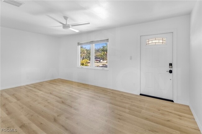 Building Photo - 10697 Holly Rd