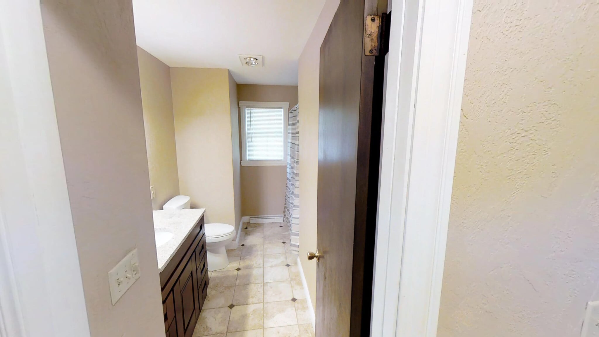 Building Photo - 325 S Matthias St