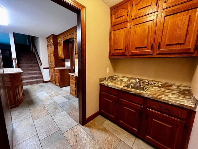 Building Photo - Large 6 bedroom home with Pool in Virginia Beach