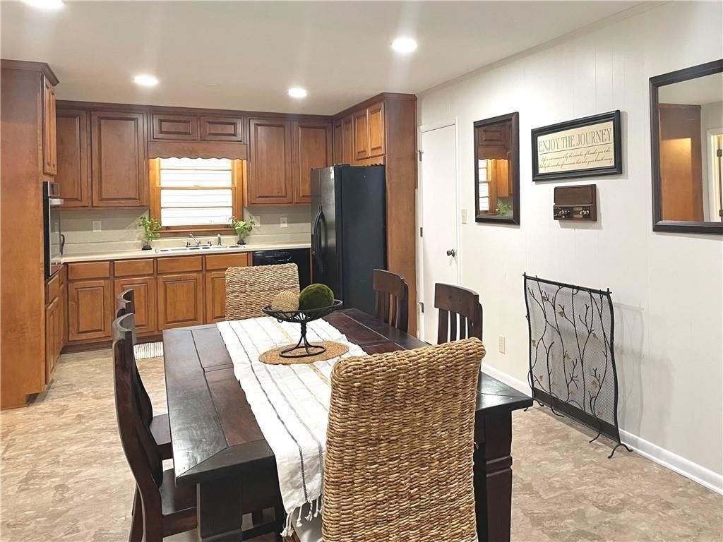 Building Photo - 4457 Frontier Way NE