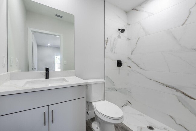 Building Photo - 1119 Osceola Dr