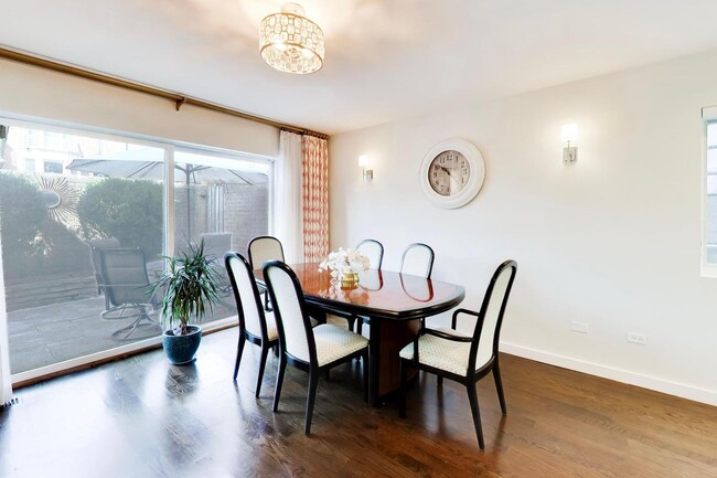 Building Photo - 1865 N Dayton St