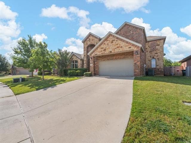 Building Photo - 654 Plum Dr