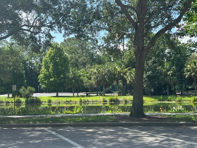 Building Photo - 619 Front St