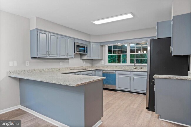 Building Photo - 7795 Penn Manor Ct
