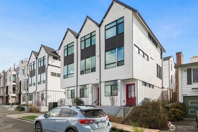 Building Photo - 5030 Sand Point Pl NE