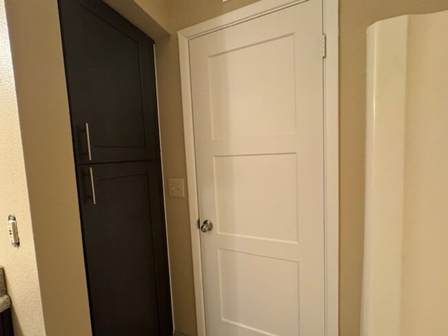 Building Photo - 2 Bedroom*1 Bathroom Patio Home