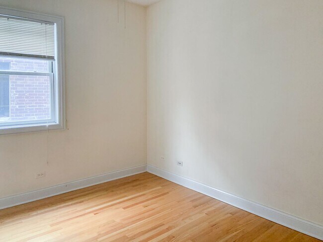 Building Photo - 2927-29 N. Southport