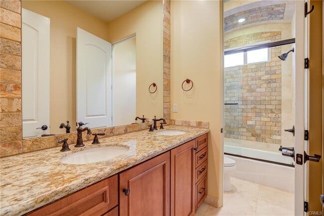 Building Photo - 612 N Juanita Ave