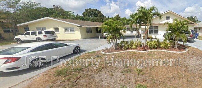 Building Photo - 4926 Vincennes Ct