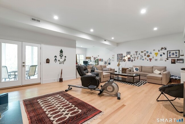 Building Photo - 9 Damia Dr