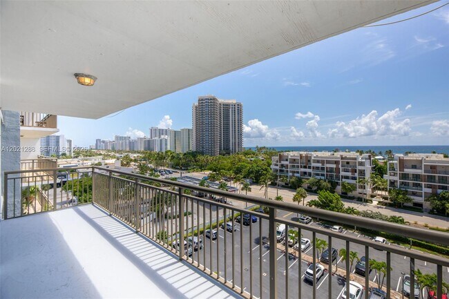 Building Photo - 3031 N Ocean Blvd