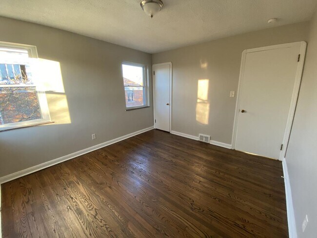 Building Photo - 4101 Ridge Rd
