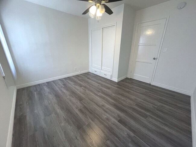 Building Photo - 3757 S Bentley Ave