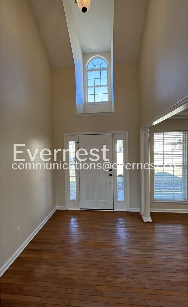 Building Photo - 14 Fawn Ln