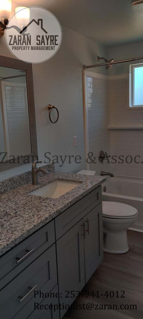 Building Photo - Fully Renovated 4 Bedroom on Quiet Cul-de-sac
