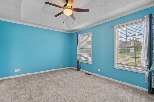 Building Photo - 354 Broadmore Dr