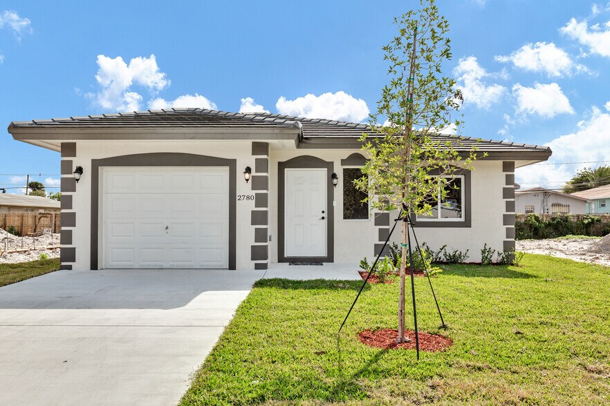 Primary Photo - 2780 NW 15th St