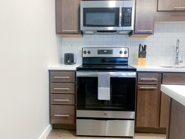 Building Photo - 1400 Walnut St