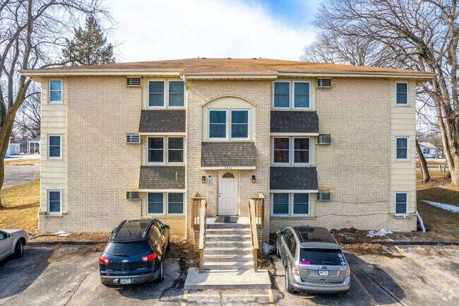 Building Photo - 6920 SW 9th St