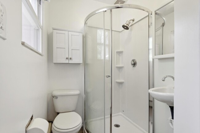 Building Photo - 1212 Day St