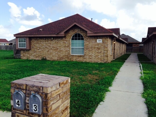 Building Photo - 3809 W Sarah Evans St