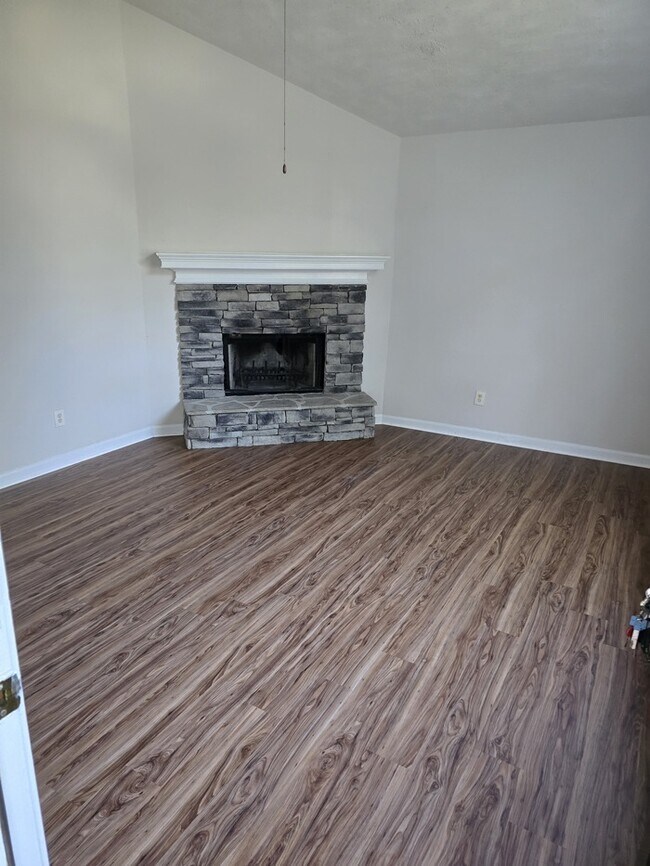 Building Photo - Cute 2BR/ 2Bath